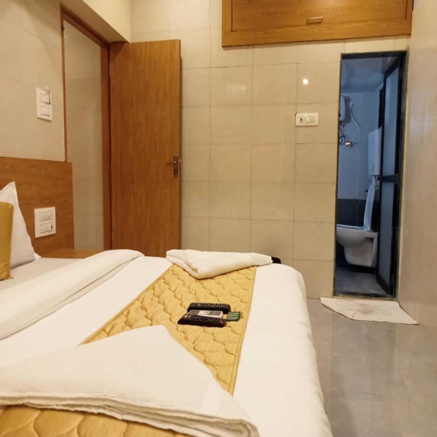 Hotel New Sarah Inn, Andheri West Мумбаи Экстерьер фото