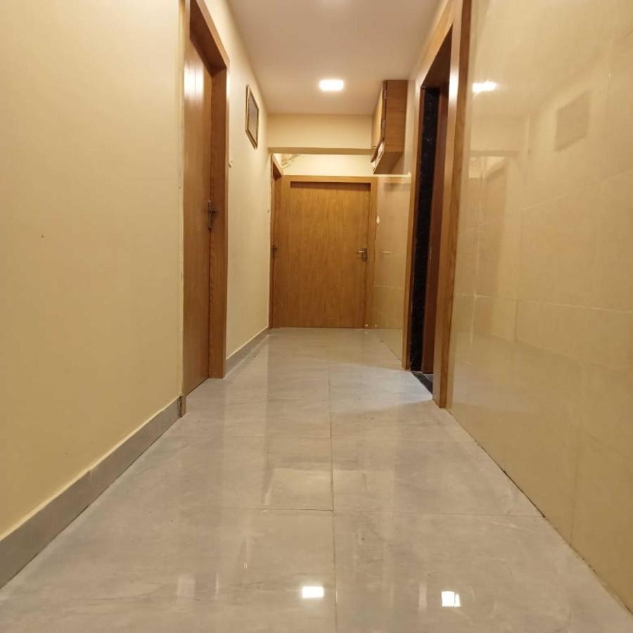 Hotel New Sarah Inn, Andheri West Мумбаи Экстерьер фото